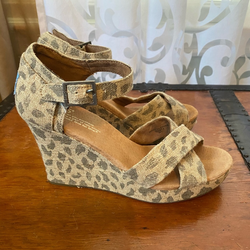 Toms wedges
